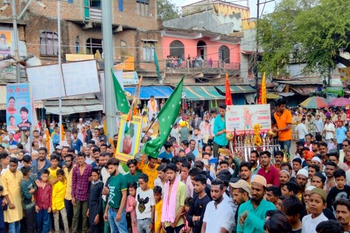 مدھیہ پردیش : بھوپال میں شیوبجرنگ اکھاڑے کی قیادت میں نکالا گیا عید میلاد النبی کا جلوس