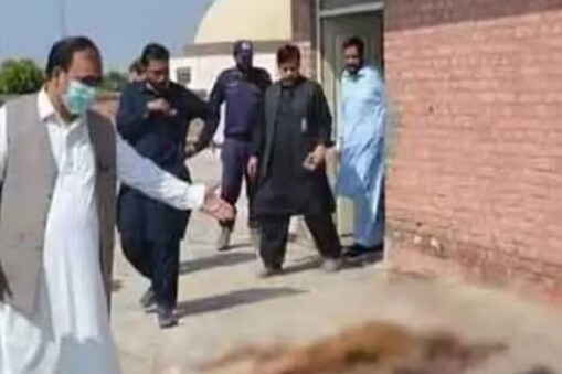 انہوں نے مزید کہا کہ اسپتال انتظامیہ ان کا ڈی این اے ٹیسٹ نہیں کروا رہی ہے اور اس معاملے کو چھپانے کی کوشش کر رہی ہے۔