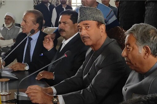 غلام نبی آزاد کا بڑا بیان، غیر مقامی لوگوں کو جموں و کشمیر میں ووٹ کا حق دینے کے خلاف اٹھائی جائے گی آواز
