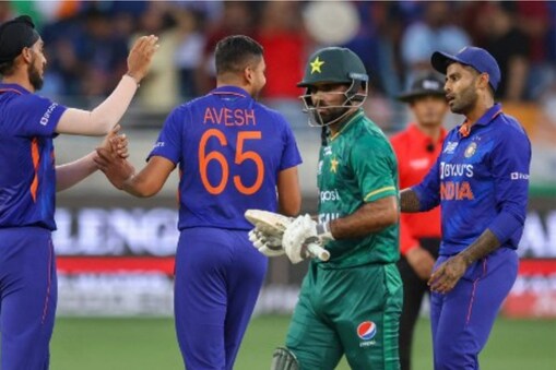 شاہین آفریدی سے کیسے بچا جاسکتا ہے، گوتم گمبھیر نے ہندوستانی کھلاڑیوں کو دیا یہ اہم مشورہ (AFP)