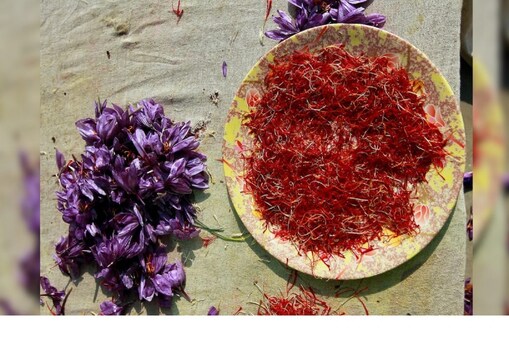 زعفران دنیا کے مہنگے ترین مسالحوں میں سے ایک ہے 