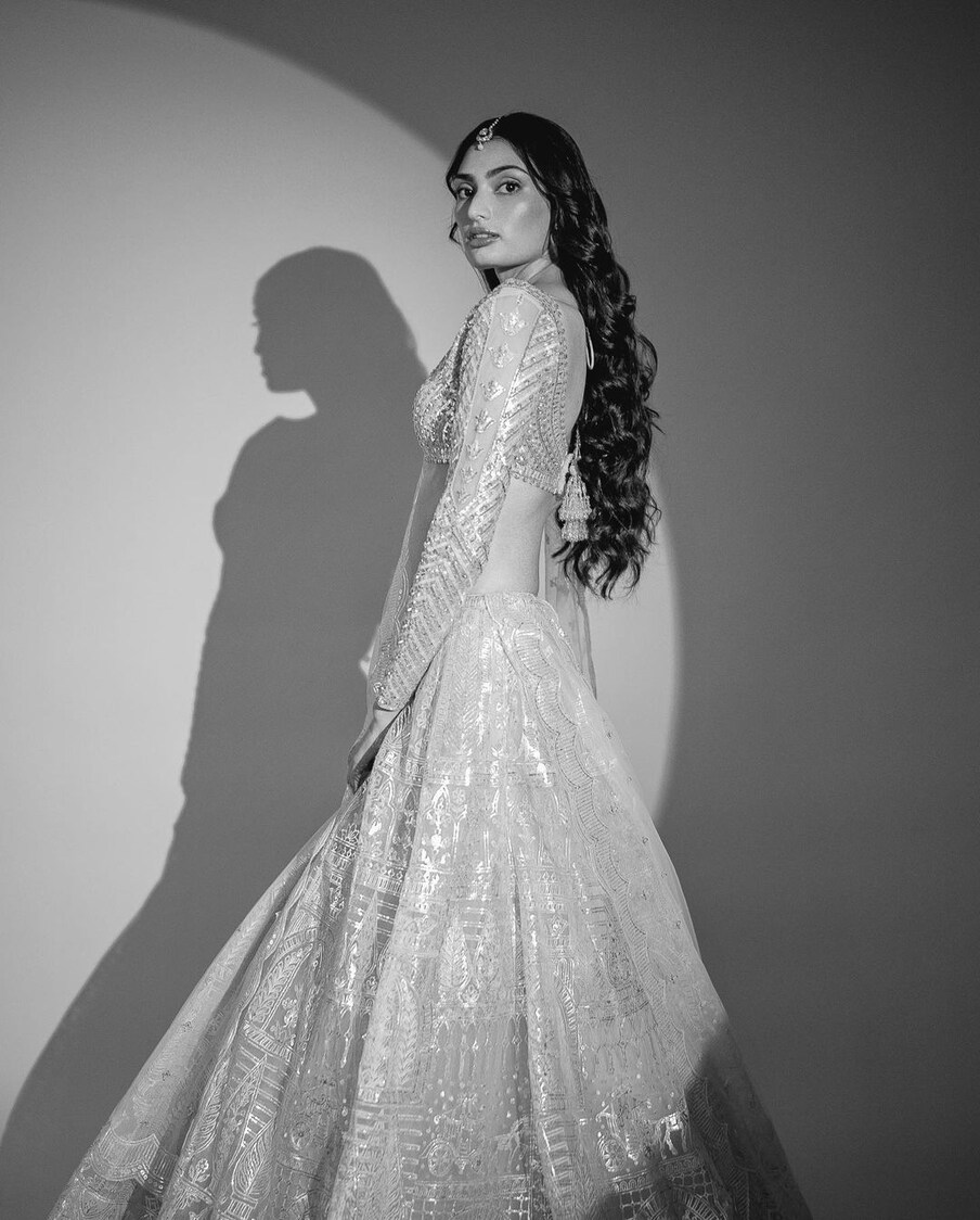  اتھیا اور کے ایل راہل اپنے رشتے کو نیا نام دینے کیلئے تیار ہیں ۔ تصویر: Instagram@athiyashetty
