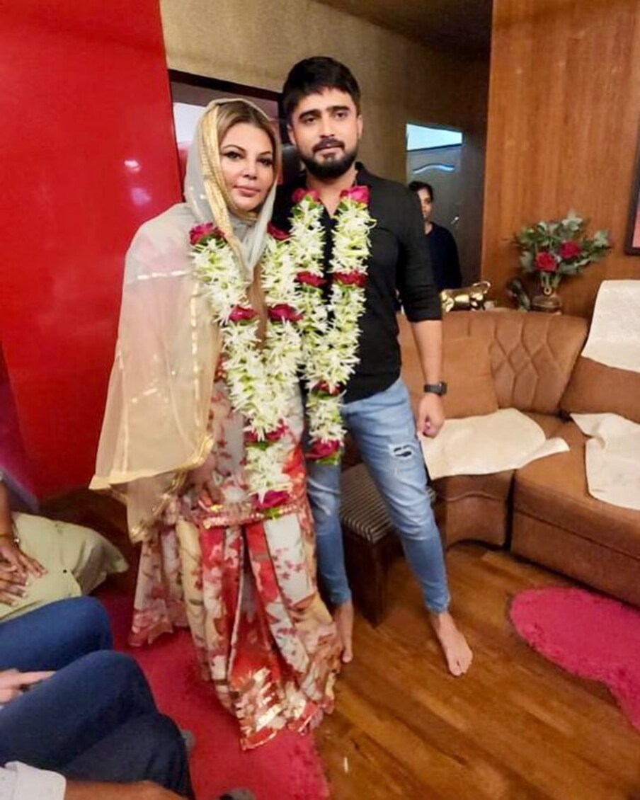  27 سالہ عادل درانی ایک کاروباری ہیں ۔ عادل کی پیدائش کرناٹک کے ایک مسلم کنبہ میں ہوئی تھی ۔ تصویر: instagram @iamadilkhandurrani