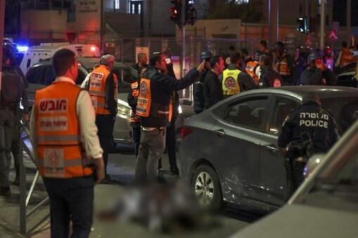 یروشلم کی یہودی عبادتگاہ میں فائرنگ،8 ہلاک، دس زخمی، پولیس نے بتایا دہشت گردانہ حملہ