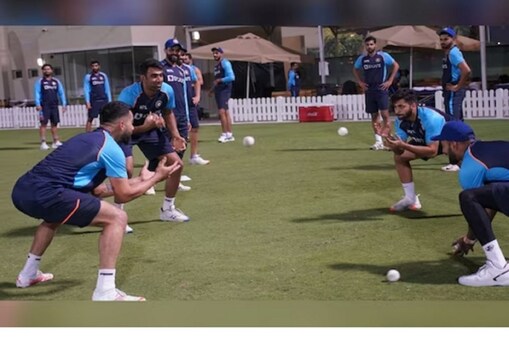 قومی ٹیم میں انتخاب کے اہل ہونے کے لیے کافی ڈومیسٹک سیزن کھیلنا ہوگا۔
