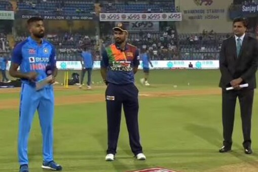 IND vs SL: فیصلہ کن جنگ میں پانڈیا نے جیتا ٹاس، ٹیم انڈیا کرے گی پہلے بازی بازی، جانئے پلیئنگ الیون  (Screengrab)