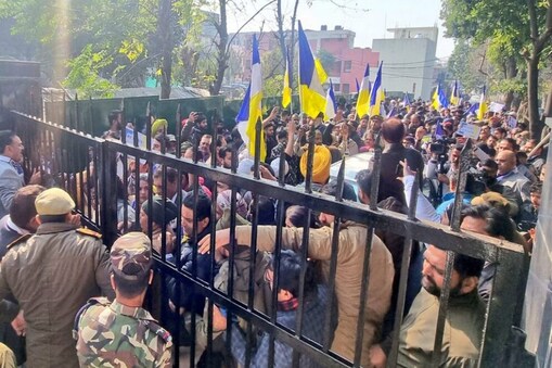 جموں و کشمیر: سرکاری اراضی سے ناجائز تجاوزات ہٹانے کے حکم نامہ نے نئے احتجاج کو دیا جنم، جانئے پورا معاملہ