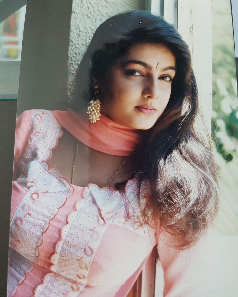  بتادیں کہ وکرم کے خلاف منی لانڈرنگ اور ڈرگ ڈیلنگ کے معاملات درج ہیں اور اس جوڑے کو 2016 میں کینیا میں گرفتار کیا گیا تھا ۔ تصویر: Instagram @mamtakulkarni201972_official