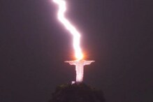 برازیل کے کرائسٹ دی ریڈیمر کے مجسمے پر گری بجلی گر، تصویر نے انٹرنٹ پر مچائی دھوم