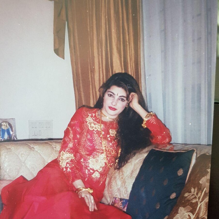  انہوں نے تب یہ بھی کہا تھا کہ میں وکی کے ساتھ جسمانی تعلقات میں نہیں ہوں ، ہم صرف ایک دوسرے کے ساتھ اچھے تعلقات میں ہیں ۔ تصویر: Instagram @mamtakulkarni201972_official