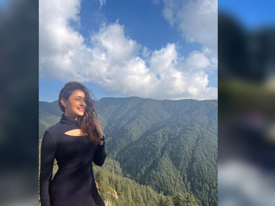  جیسوال نے ٹیٹو ایم بی اے کے ساتھ اپنی ہندی فلم کی شروعات کی تھی ۔ وہ نکشترم اور اچاری امریکہ یاترا سمیت کئی فلموں میں نظر آچکی ہیں ۔ photo: @jaiswalpragya/instagram)