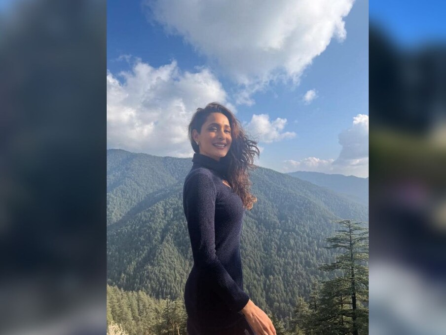  سال 2021 میں پرگیہ نے بلاک بسٹر فلم اکھنڈ میں ایک آئی اے ایس افسر کا کردار ادا کیا تھا ۔ photo: @jaiswalpragya/instagram)