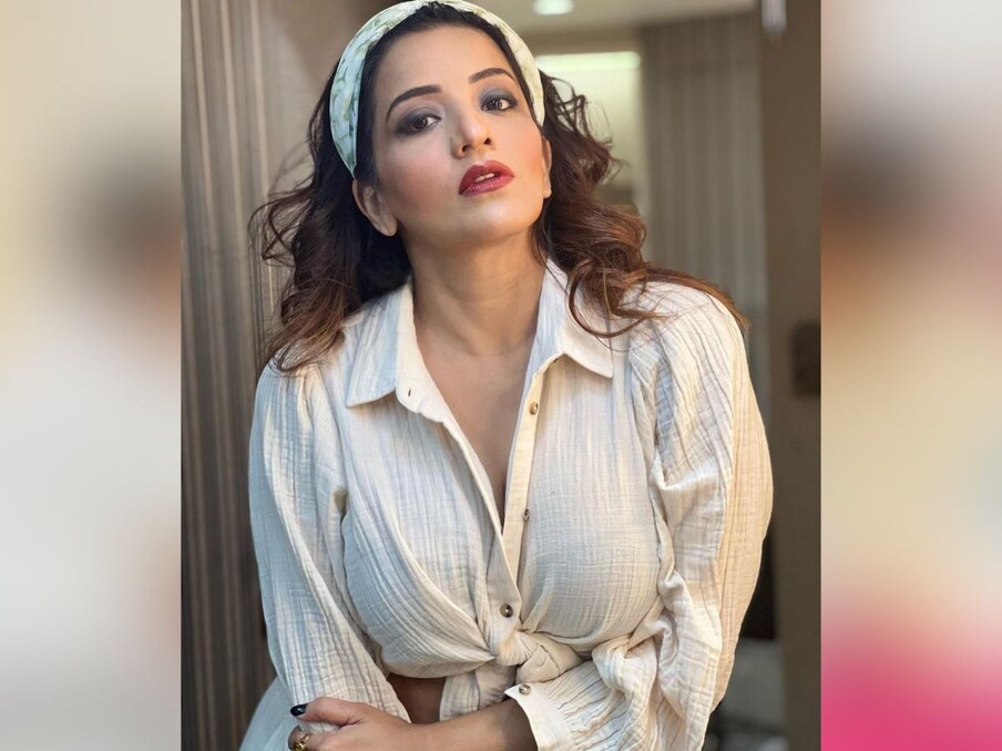  مونالیسا نے 9 سال تک بھوجپوری انڈسٹری میں کام کیا۔ جہاں انہوں نے مختلف کردار ادا کرنے کے ساتھ مداحوں کی محبت بھی حاصل کی۔ انہوں نے کہا، بھوجپوری انڈسٹری میرے لیے سب سے زیادہ اہمیت رکھتی ہے۔ تصویر بشکریہ- @aslimonalisa/Instagram