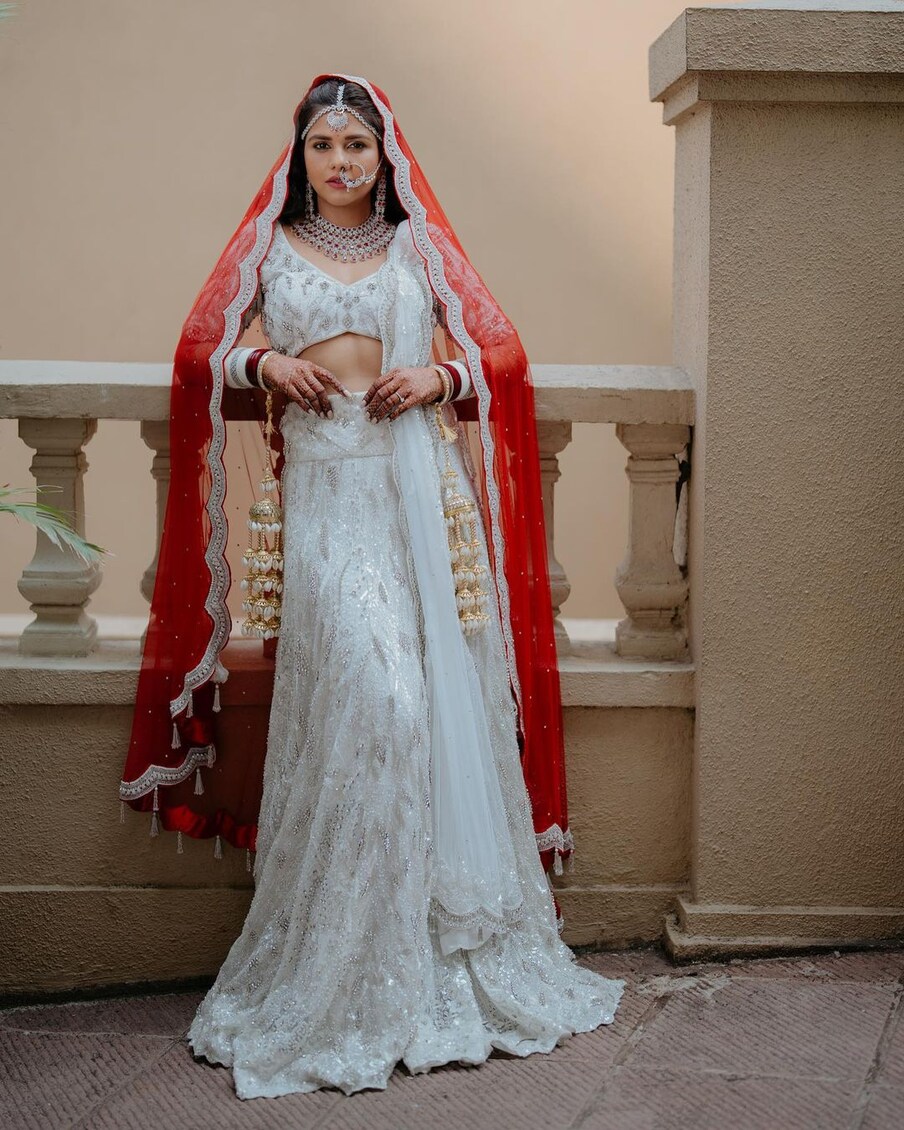  اداکارہ دلجیت کور ۔ تصویر : Instagram @kaurdalljiet