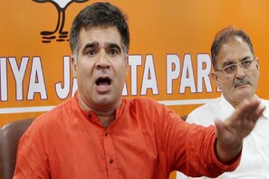BJPصدر رویندر رینہ نے الیکشن کمیشن سے ملاقات میں اپوزیشن پارٹیوں کو بنایا تنقید کا نشانہ