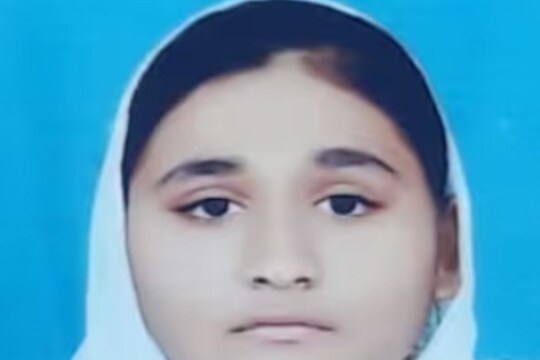 ٹیلر ماسٹر کی بیٹی بنی ٹاپر، جانیں چوتھا رینک لانے والی نیہا پروین کو ...