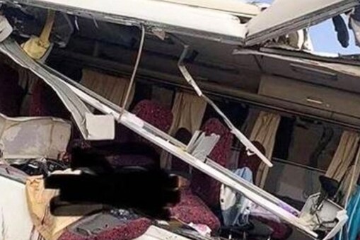 عمرہ زائرین کی بس حادثے کا شکار ( تصویر سوشل میڈیا)