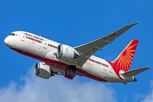 طیاروں میں بے قابو مسافروں سے نمٹنے کے لیے DGCA کی ایڈوائزری جاری، جانیے ریگولیٹر نے ایئر لائنز کو کیا کہا. فائل فوٹو ۔ 