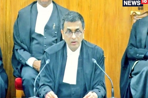'ہم وکیلوں کی کمائی کرانے نہیں بیٹھے'، چیف جسٹس چندرچوڑ نے دکھایا سخت رخ، جانئے پورا معاملہ