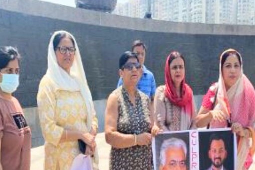 'بی جے پی کو اب ووٹ نہیں دیں گے..' کیوں بھڑک رہے نوئیڈا میں فلیٹ خریدار؟