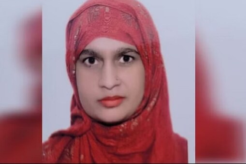 فیروز آباد میونسپل کارپوریشن سے ملائم سنگھ یوتھ بریگیڈ کے سابق صدر محبوب عزیز کی اہلیہ رخسانہ بیگم عباسی کو میئر کا امیدوار بنایا گیا ہے۔