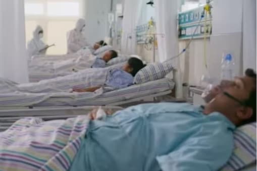   کووڈ ویکسین کے بعد اب امریکی ماہرین ایک ایسی ویکسین بنانے میں مصروف ہیں جو کینسر کی کئی اقسام کے ٹیومر کو ختم کر سکتی ہے۔ یہ ویکسین 2030 تک تیار ہو جائیں گی۔ 