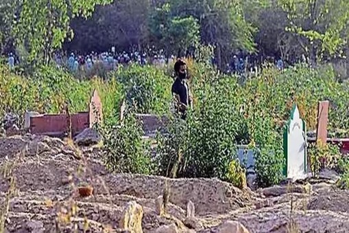  آسام کے موریگاؤں ضلع کی قبرستان کمیٹی نے منشیات کے عادی یا منشیات کے کاروبار میں ملوث افراد کے جنازے میں شرکت کی اجازت دینے سے انکار کر دیا ہے۔