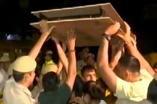 پہلوانوں نے مطالبہ کیا کہ ڈبلیو ایف آئی کو ختم کر دیا جائے اور اس کے صدر کو ہٹا دیا جائے۔