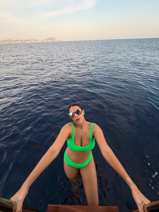 Her green bikini look steals the show! (Image: Instagram)