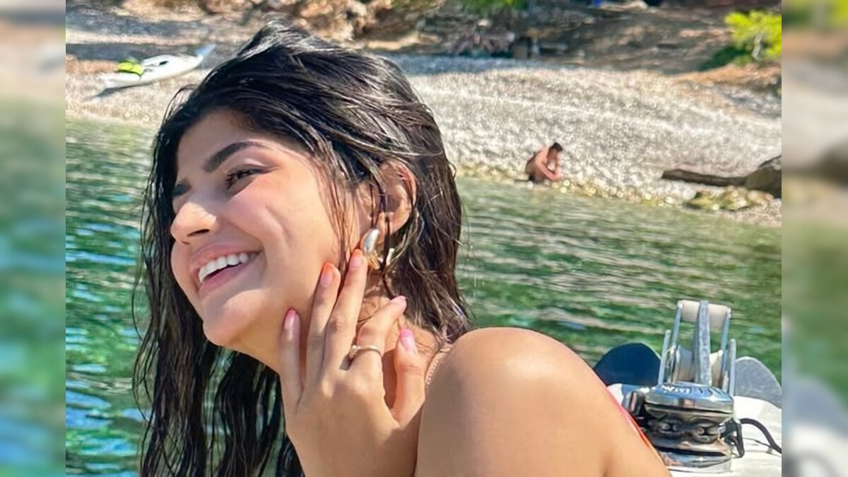 Bollywood 25 years old actress anjini dhawan flaunted bold figure in a ...