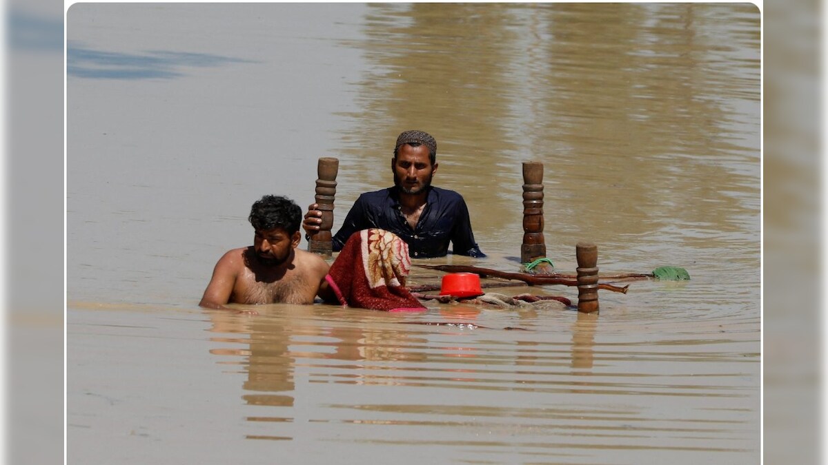 Big news 907 deaths 4200 villages submerged 42 lakh population affected ...