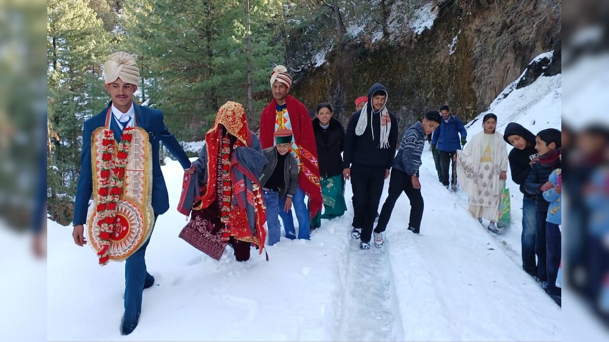 Ek viva aisa bhi seraj groom walks 7km to get married his bride as ...