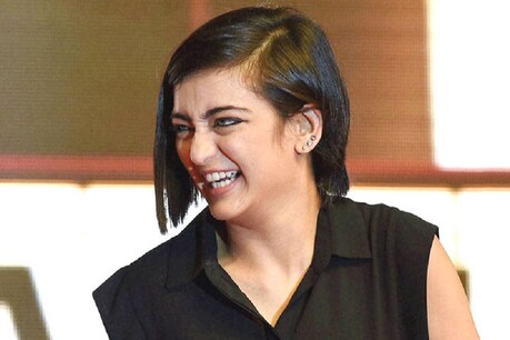இணையத்தில் கசிந்த அந்தரங்க புகைப்படங்கள்: அக்ஷராஹாசன் விளக்கம் இணையத்தில் கசிந்த அந்தரங்க புகைப்படங்கள்: அக்ஷராஹாசன் விளக்கம்