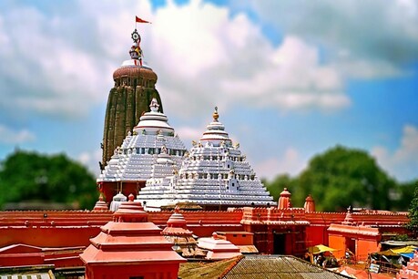 பூரி ஜெகந்நாதர் கோவிலுக்குள் போலீஸார் ஷூ அணிந்து செல்லக்கூடாது – உச்ச நீதிமன்றம் பூரி ஜெகந்நாதர் கோவிலுக்குள் போலீஸார் ஷூ அணிந்து செல்லக்கூடாது – உச்ச நீதிமன்றம்