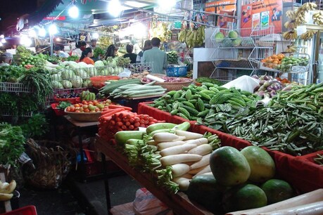 அரியலூரில் ஒவ்வொரு குடும்பமும் வாரத்தில் 2 நாட்கள் மட்டுமே காய்கறி வாங்க அனுமதி...! அரியலூரில் ஒவ்வொரு குடும்பமும் வாரத்தில் 2 நாட்கள் மட்டுமே காய்கறி வாங்க அனுமதி...!