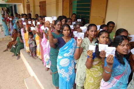 30 ஆயிரம் இடங்கள் அதிகரிப்பு! உள்ளாட்சியில் பெண்களுக்கு ஒதுக்கப்படும் தொகுதிகள் ஒரு பார்வை 30 ஆயிரம் இடங்கள் அதிகரிப்பு! உள்ளாட்சியில் பெண்களுக்கு ஒதுக்கப்படும் தொகுதிகள் ஒரு பார்வை