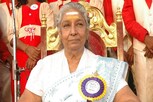 மருத்துவமனையில் இருந்து வீடு திரும்பினார் எஸ்.ஜானகி