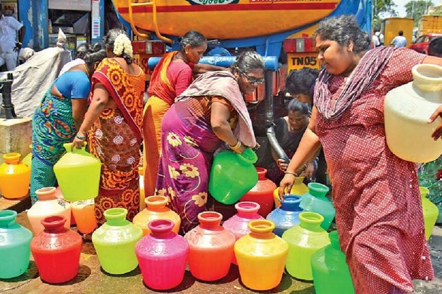 2018-ல் தமிழகத்தில் பெய்ய வேண்டிய மழை, 960 மி.மீ., ஆகும். ஆனால், 811 மி.மீ., மழை மட்டுமே பெய்தது.அதேபோல, 2019 ஜனவரி முதல் மே வரை பெய்ய வேண்டிய சராசரி மழை, 108 மி.மீ., ஆகும். ஆனால், 34 மி.மீ., மழை மட்டுமே பெய்துள்ளது. 2018-ல் தமிழகத்தில் பெய்ய வேண்டிய மழை, 960 மி.மீ., ஆகும். ஆனால், 811 மி.மீ., மழை மட்டுமே பெய்தது.அதேபோல, 2019 ஜனவரி முதல் மே வரை பெய்ய வேண்டிய சராசரி மழை, 108 மி.மீ., ஆகும். ஆனால், 34 மி.மீ., மழை மட்டுமே பெய்துள்ளது.