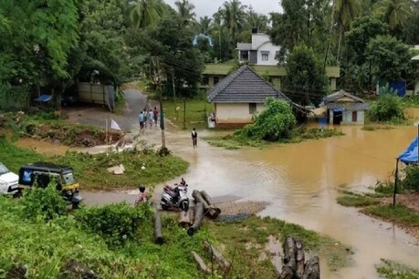 கேரளாவில் மழையின் அளவு குறைந்தது: இயல்பு வாழ்க்கைக்கு திரும்பும் மக்கள் கேரளாவில் மழையின் அளவு குறைந்தது: இயல்பு வாழ்க்கைக்கு திரும்பும் மக்கள்