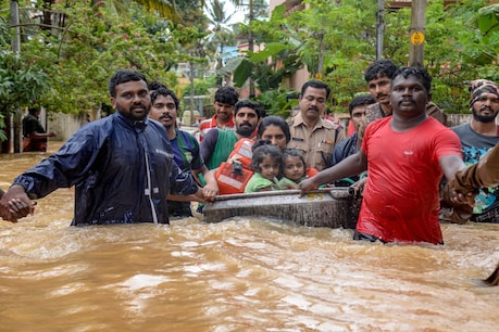 கேரளாவில் தொடரும் கனமழை- பலி எண்ணிக்கை 75 ஆக உயர்வு கேரளாவில் தொடரும் கனமழை- பலி எண்ணிக்கை 75 ஆக உயர்வு