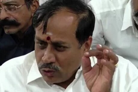 நீட் விவகாரம்: இரட்டை வேடம் போடும் காங்கிரஸ் - ஹெச் ராஜா நீட் விவகாரம்: இரட்டை வேடம் போடும் காங்கிரஸ் - ஹெச் ராஜா