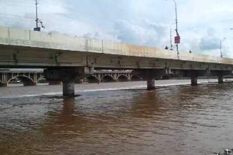 வைகை அணை நீர்மட்டம் அதிகரிப்பு: 5 மாவட்ட மக்களுக்கு வெள்ள அபாய எச்சரிக்கை வைகை அணை நீர்மட்டம் அதிகரிப்பு: 5 மாவட்ட மக்களுக்கு வெள்ள அபாய எச்சரிக்கை