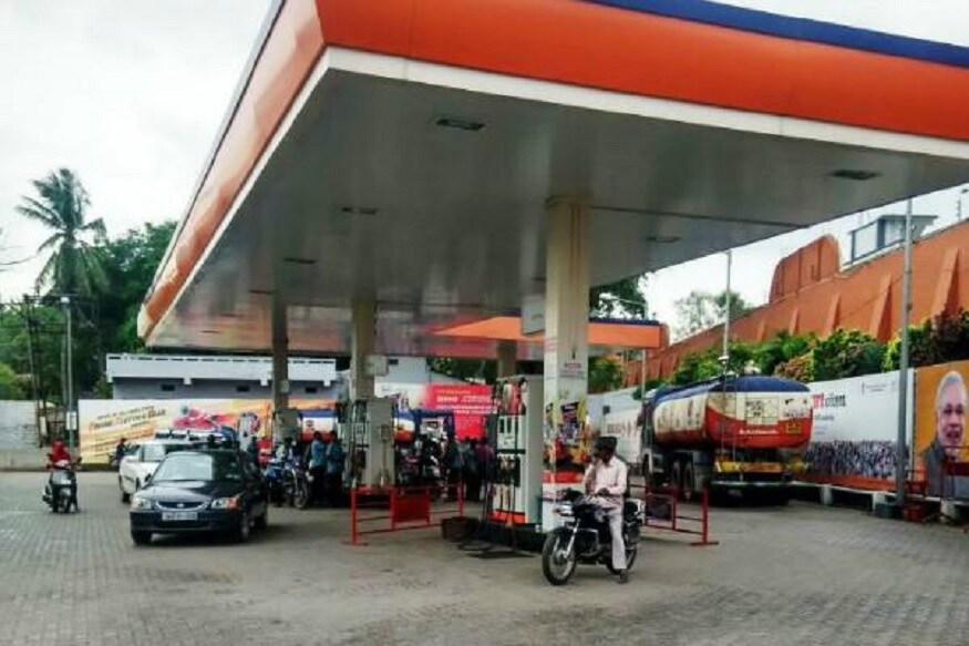 இந்தியன் ஆயில் பெட்ரோல் நிலையங்களில் சிட்டி பேங்க் கிரெடிட் கார்டு பயன்படுத்தி 150 ரூபாய்க்கும் அதிகமாகப் பெட்ரோல் போடும் போது 4 டர்போ பாயிண்ட்கள் வழங்கப்படும். இதன் மதிப்பு 1 ரூபாய் என்றும் தெரிவித்துள்ளனர். இந்தியன் ஆயில் பெட்ரோல் நிலையங்களில் சிட்டி பேங்க் கிரெடிட் கார்டு பயன்படுத்தி 150 ரூபாய்க்கும் அதிகமாகப் பெட்ரோல் போடும் போது 4 டர்போ பாயிண்ட்கள் வழங்கப்படும். இதன் மதிப்பு 1 ரூபாய் என்றும் தெரிவித்துள்ளனர்.