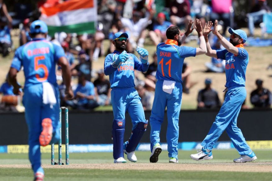 இதன்மூலம், 10 ஆண்டுகளுக்குப்பின், நியூசிலாந்து மண்ணில் இந்திய அணி ஒரு நாள் தொடரை வென்று மீண்டும் சாதித்தது. (ICC) இதன்மூலம், 10 ஆண்டுகளுக்குப்பின், நியூசிலாந்து மண்ணில் இந்திய அணி ஒரு நாள் தொடரை வென்று மீண்டும் சாதித்தது. (ICC)