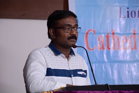 பார்த்திபனின் ஒத்த செருப்பை பாராட்டிய இயக்குனர் வசந்த பாலன்! பார்த்திபனின் ஒத்த செருப்பை பாராட்டிய இயக்குனர் வசந்த பாலன்!