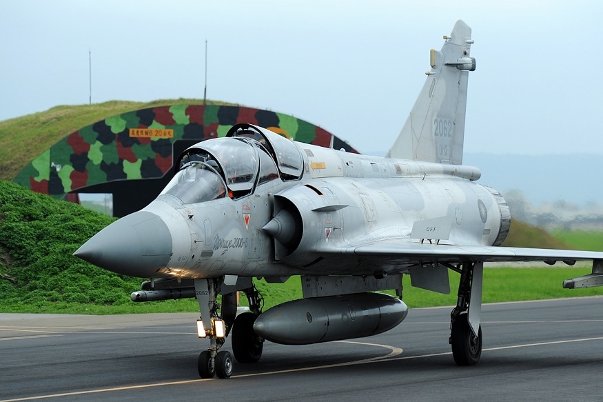 இந்திய அரசிடம் ரஷ்யாவில் உருவாக்கப்பட்ட Sukhoi Su-30MKI மற்றும் MiG 29 ஜெட் போர் விமானங்கள் இருந்த போதும் கார்கில் போரில் பயன்படுத்தப்பட்ட மிராஜ் 2000-ஐ பயன்படுத்தி இந்தத் தாக்குதலை விமானப்படை நடத்தியுள்ளது. இந்திய அரசிடம் ரஷ்யாவில் உருவாக்கப்பட்ட Sukhoi Su-30MKI மற்றும் MiG 29 ஜெட் போர் விமானங்கள் இருந்த போதும் கார்கில் போரில் பயன்படுத்தப்பட்ட மிராஜ் 2000-ஐ பயன்படுத்தி இந்தத் தாக்குதலை விமானப்படை நடத்தியுள்ளது.