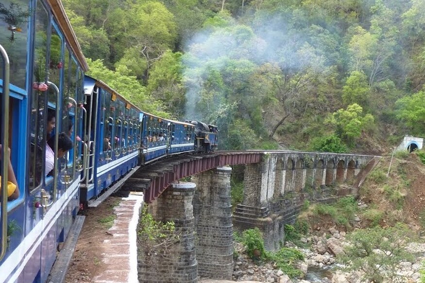 அதேபோல் மேட்டுபாளையம் முதல் ஊட்டி வரை முன்பதிவின்றி பயணம் செய்யும் சாதாரண வகுப்பில், 75 ரூபாயாக ஆக இருந்த கட்டணம் 175 ரூபாயாக ஆக உயர்த்தப்பட்டுள்ளது. அதேபோல் மேட்டுபாளையம் முதல் ஊட்டி வரை முன்பதிவின்றி பயணம் செய்யும் சாதாரண வகுப்பில், 75 ரூபாயாக ஆக இருந்த கட்டணம் 175 ரூபாயாக ஆக உயர்த்தப்பட்டுள்ளது.
