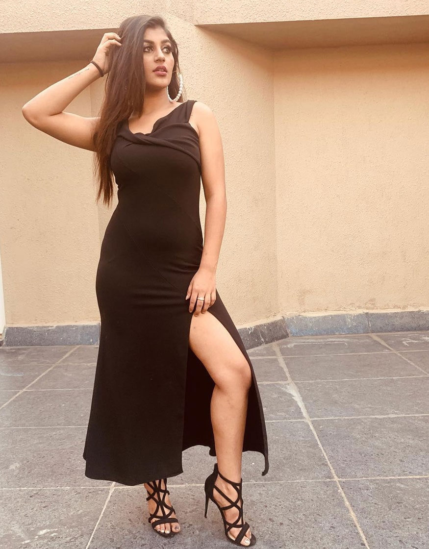 இருட்டு அறையில் முரட்டு குத்து இவருக்கு பெரிய வெற்றி படமாக அமைந்தது. (படம்: @yashikaaannand Instagram) இருட்டு அறையில் முரட்டு குத்து இவருக்கு பெரிய வெற்றி படமாக அமைந்தது. (படம்: @yashikaaannand Instagram)