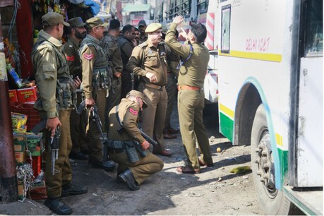 காஷ்மீரில் மீண்டும் குண்டு வெடிப்பு: ஒருவர் பலி காஷ்மீரில் மீண்டும் குண்டு வெடிப்பு: ஒருவர் பலி