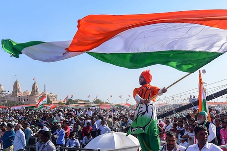 பெருநிறுவனங்களுக்கு வரிக் குறைப்பு ! காங்கிரஸ் தலைவர்கள் கடும் விமர்சனம் பெருநிறுவனங்களுக்கு வரிக் குறைப்பு ! காங்கிரஸ் தலைவர்கள் கடும் விமர்சனம்